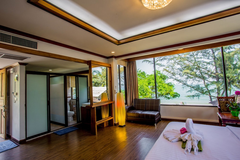 Others 5, The Uncle Beach Resort, Bang Saphan Noi