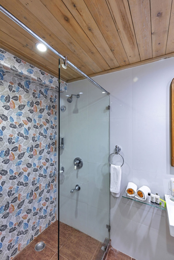 Bathroom 4, Club Mahindra Mashobra, Shimla