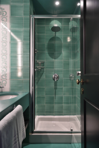 Bathroom 5, Hotel Royal Positano, Salerno