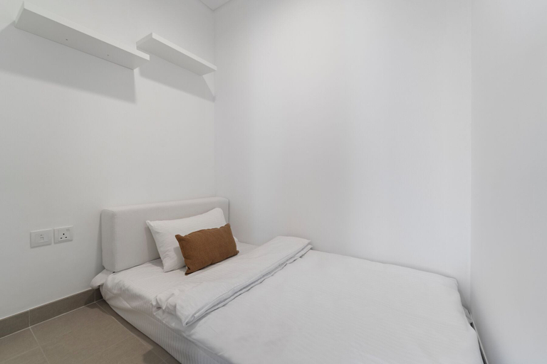 Room 4, 2BR M Room CF7 B Partial Canal View, Dubai