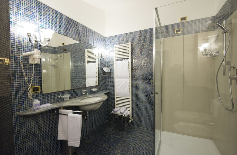 Bathroom 4, Villa Quaranta Tommasi Wine Hotel & Spa, Verona