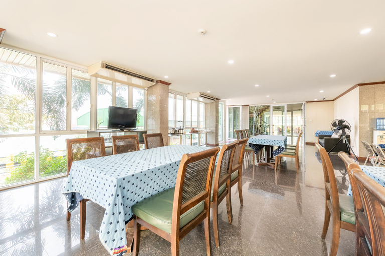 Food & Drinks 4, Chateau Vista Serviced Apartment, Si Racha