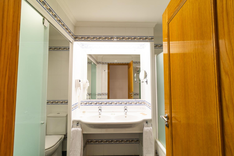 Bathroom 3, Ukino Palmeiras Village, Lagoa
