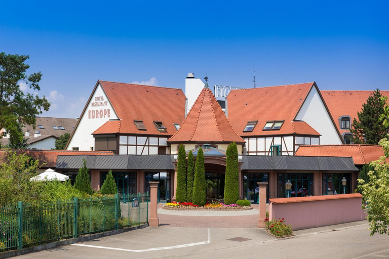 Exterior & Views