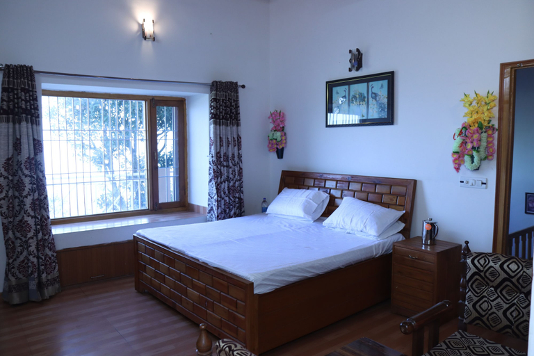 Room 4, Rooptara Valley Luxury Cottage, Almora