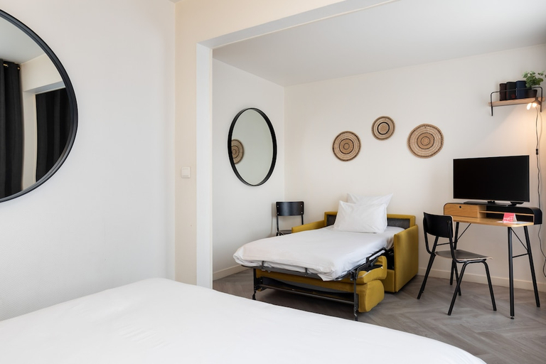 Bedroom 2, Hotel Chromatics (Ex Axotel Perrache), Rhône