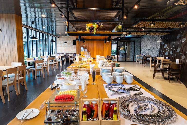 Food & Drinks 4, S.22 Hotel Suratthani, Muang Surat Thani