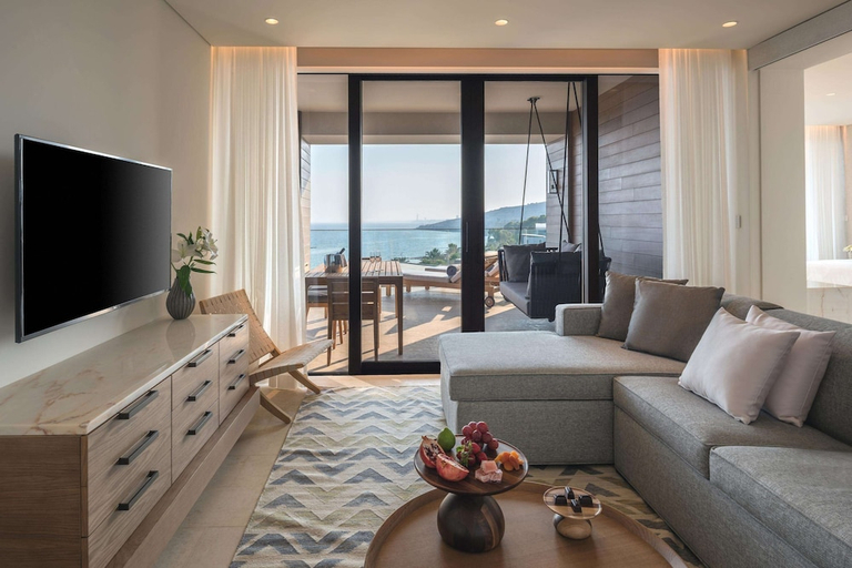 Others 3, Amara Hotel