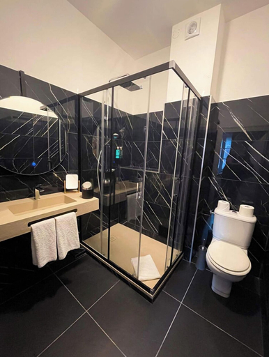 Bathroom 5, Hôtel Le Sakura, Isère