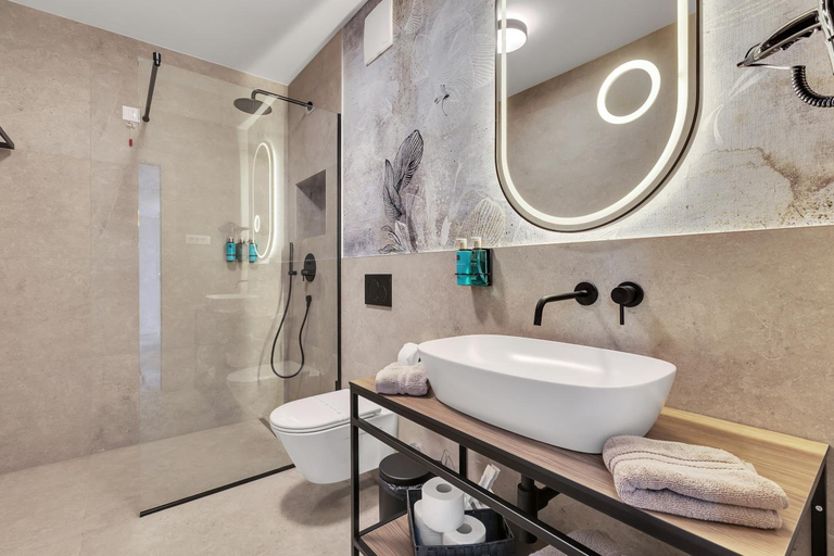 Bathroom 5, Laurentum, Tučepi