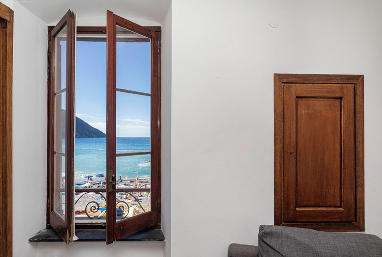 Interior, La Casa di Nonno Sallù by Wonderful Italy, Genova