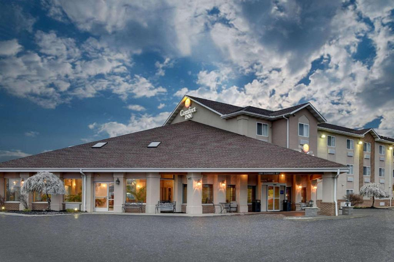 Exterior & Views, Comfort Inn Painesville - Concord, Lake