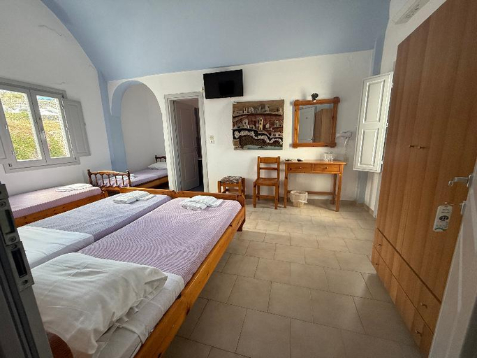 Bedroom, Hotel Hellas, South Aegean