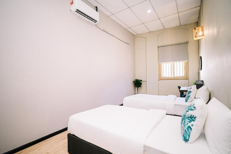 Bedroom 2, Swing & Pillows @ 87 Chulia St, Georgetown Penang, Pulau Penang