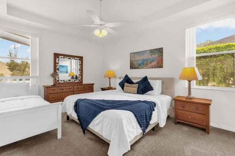 Room 4, 4 Bed Luxury Quiet & Private Home! 4 Bedroom Villa, Polk
