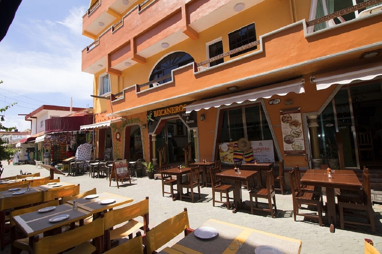 Food & Drinks, Hotel & Suites Bucaneros, Isla Mujeres, Isla Mujeres