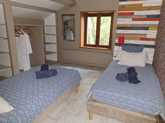 Bedroom 3, LA CHAPELAINE, Drôme