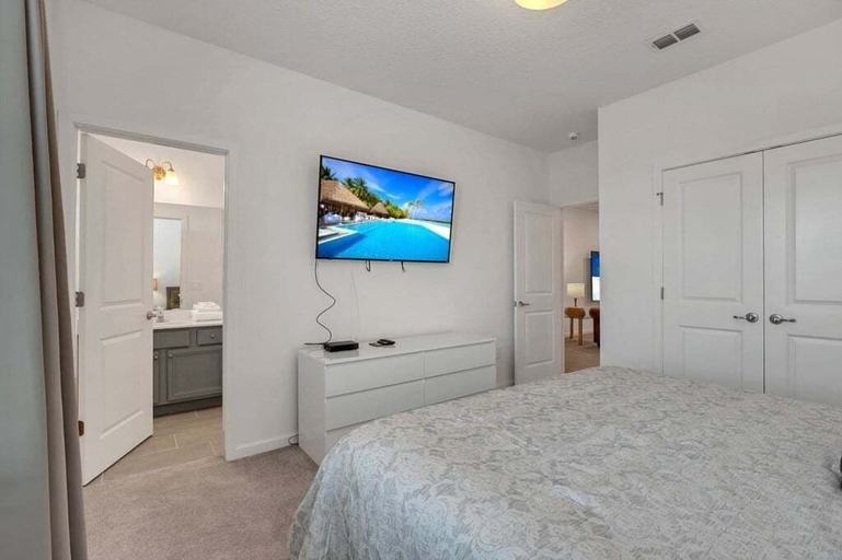 Room 5, Everyone Can Come So Much Space Pool Home! 15 Bedroom Villa, Osceola