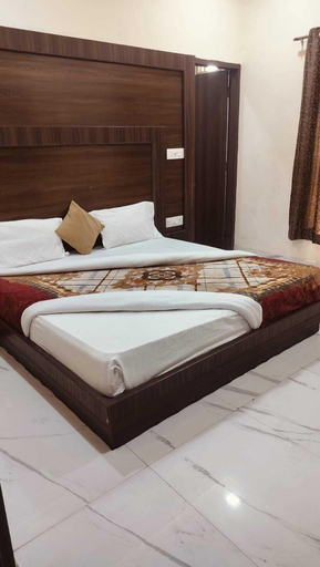 Room 3, Hotel Shri Mohini Kunj Vindavan By HRG, Mathura