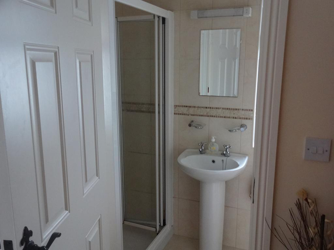 Bathroom, Currane Lodge