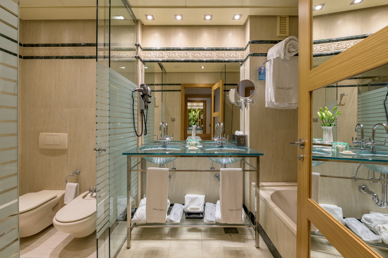 Bathroom 4, Balneario Las Arenas Resort, Valencia
