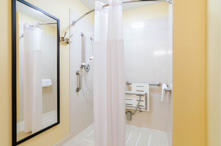 Bathroom 4, Quality Inn, Keith