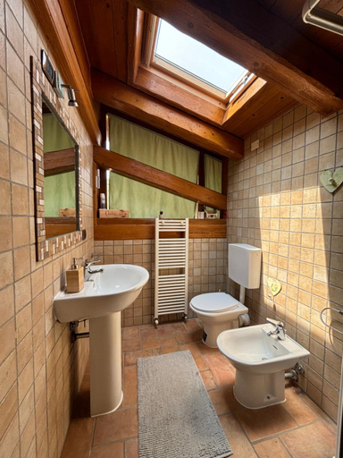 Bathroom 2, B&B Ca' Viola, Ravenna