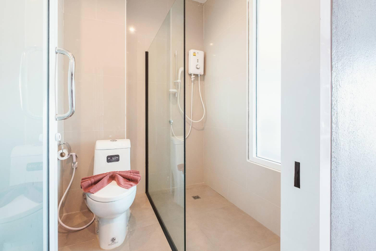 Bathroom 5, Hansanan Hotel, Muang Phitsanulok