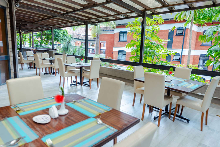 Food & Drinks 5, Heri Heights Hotel Apartments, SureStay Collection by BW, Dagoretti North