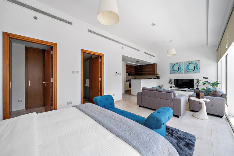 Room 3, Elegant Studio with Burj Khalifa Views, Dubai