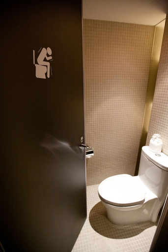 Bathroom 3, Just Sleep Ximending, Taipei City