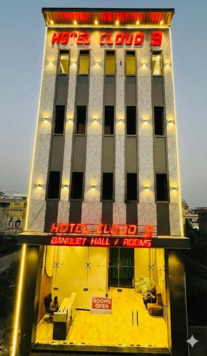 Front of property, hotel cloud 9, Amritsar
