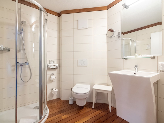 Bathroom 3, Mercure Fribourg Centre Remparts, La Sarine