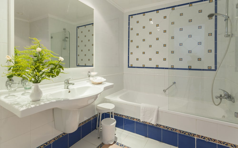 Bathroom 5, Marhaba Club, Sousse Médina