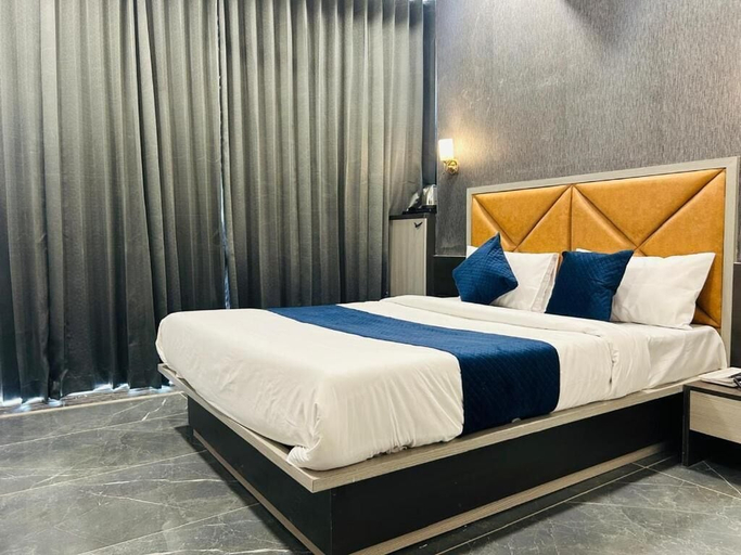 Room 3, HOTEL SAWARIYA, Ahmadabad