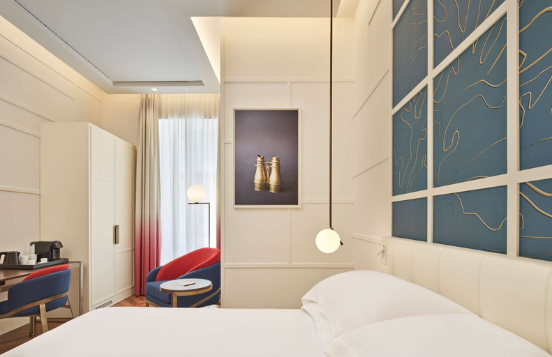 Others 4, De Bonart Naples, Curio Collection by Hilton, Napoli