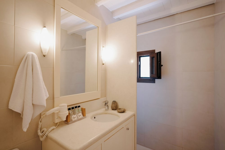 Bathroom 3, Koutouloufari Village Holiday Club, Crete