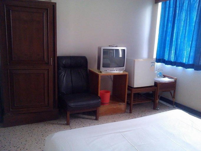 Bedroom 3, Petch Pailyn Hotel, Muang Phitsanulok