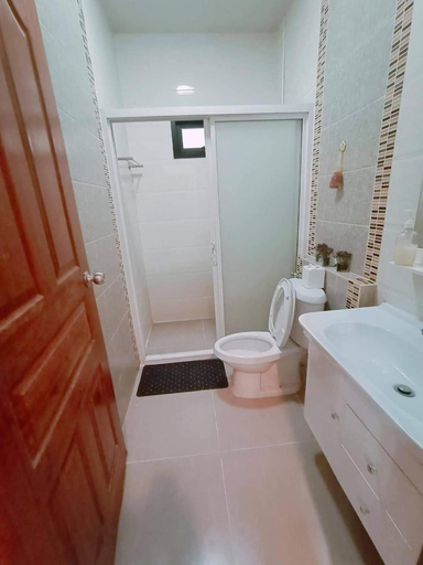 Bathroom 3, Wilderness Plus , Ban Chang