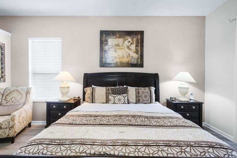 Room 3, 4 Bed Pool Home, Pool Table & More 4 Bedroom Villa, Polk