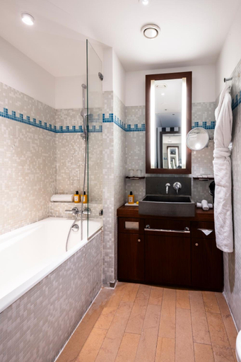 Bathroom 4, Grand Hotel Champs Elysees, Paris