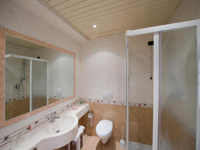 Bathroom 4, Della Torre, Verbano-Cusio-Ossola