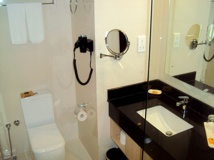 Bathroom 4, Anarva Mount Lavinia, Dehiwala-Mount Lavinia