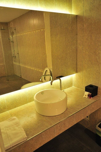 Bathroom 3, Sunmarina Hotel Cha Am, Cha-Am