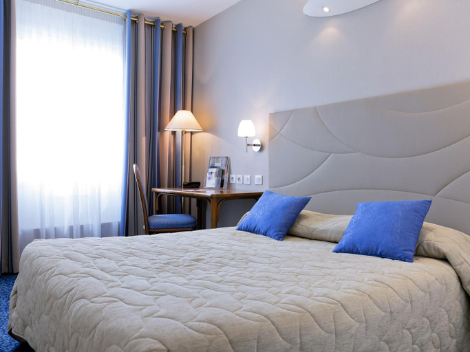 Bedroom 2, Hotel Chromatics (Ex Axotel Perrache), Rhône