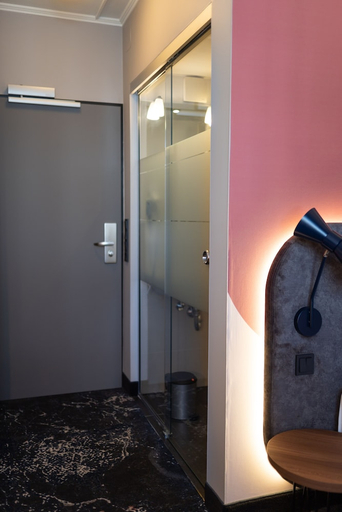 Bathroom 4, Mercure Mainz City Center, Mainz