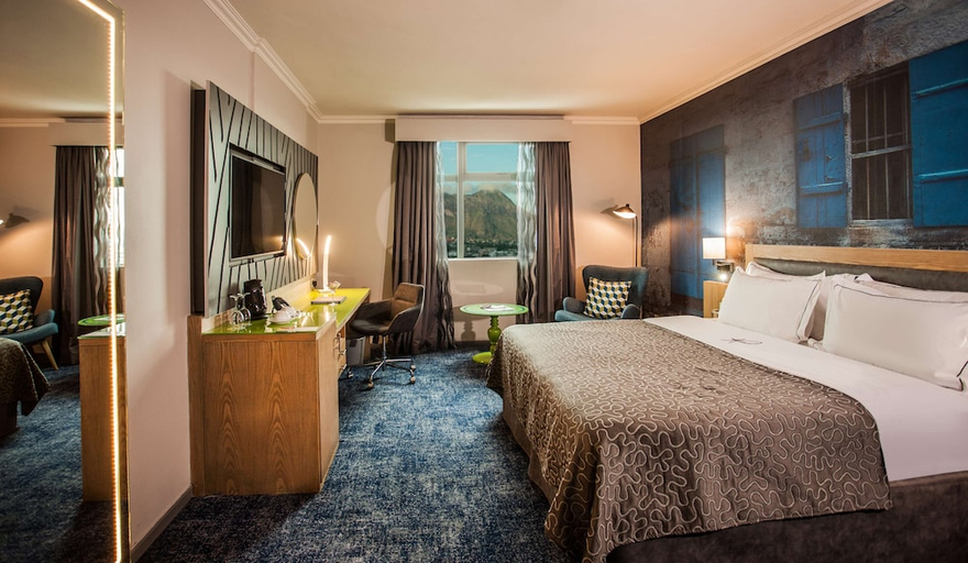 Bedroom 3, Hennessy Park Hotel