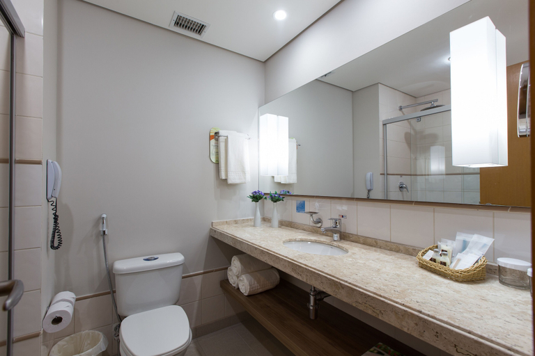 Bathroom 4, Comfort Suites Londrina, Londrina