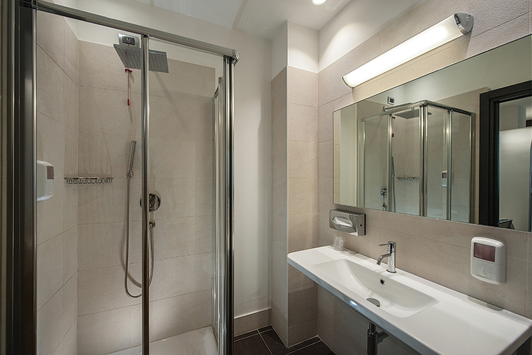 Bathroom 4, Hotel Testani, Frosinone