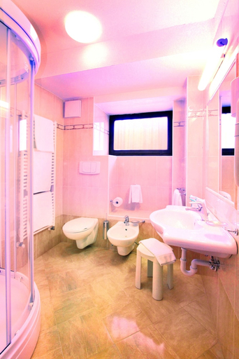 Bathroom 4, Il Caminetto, Trento